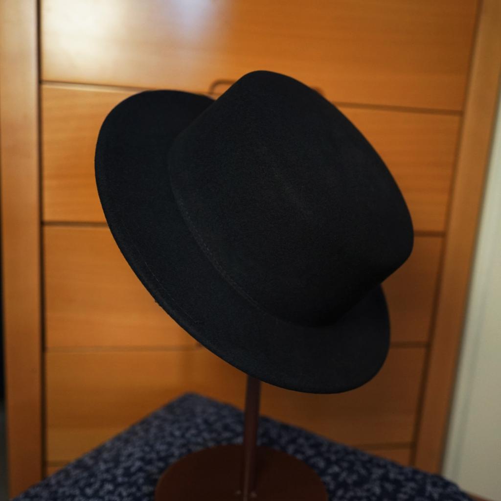 French Small Fragrance Black White With Short Brim Wool Flat Top Top Top Hat For Men And Women Autumn And Winter Retro British Versatile Felt Hat