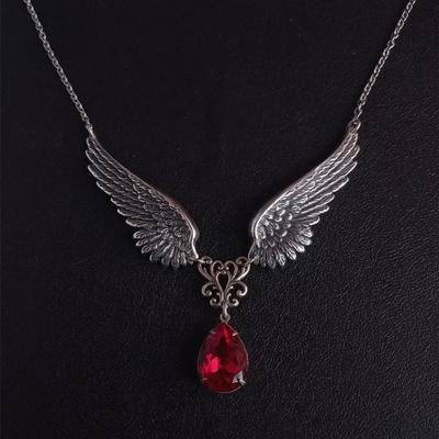 Colar Pingente Asas de Anjo Coração Prateado Gótico Festa de Casamento de Halloween Presente de Feriado para Homens e Mulheres Joia Diária