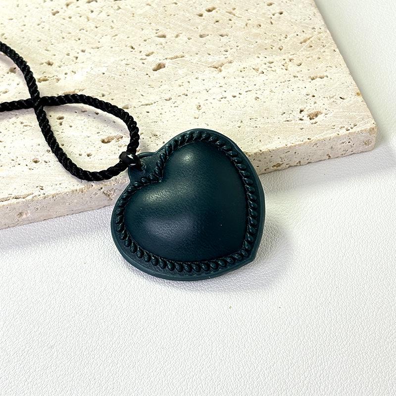 Spade Heart Leather Hemp Rope Necklace: Adjustable, Stylish Collarbone Chain
