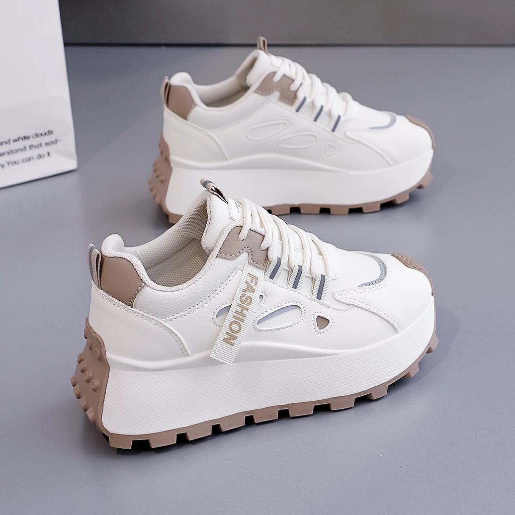 Scarpe sportive traspiranti nuove per primavera e autunno suola spessa rialzo casual scarpe bianche piccole da papà