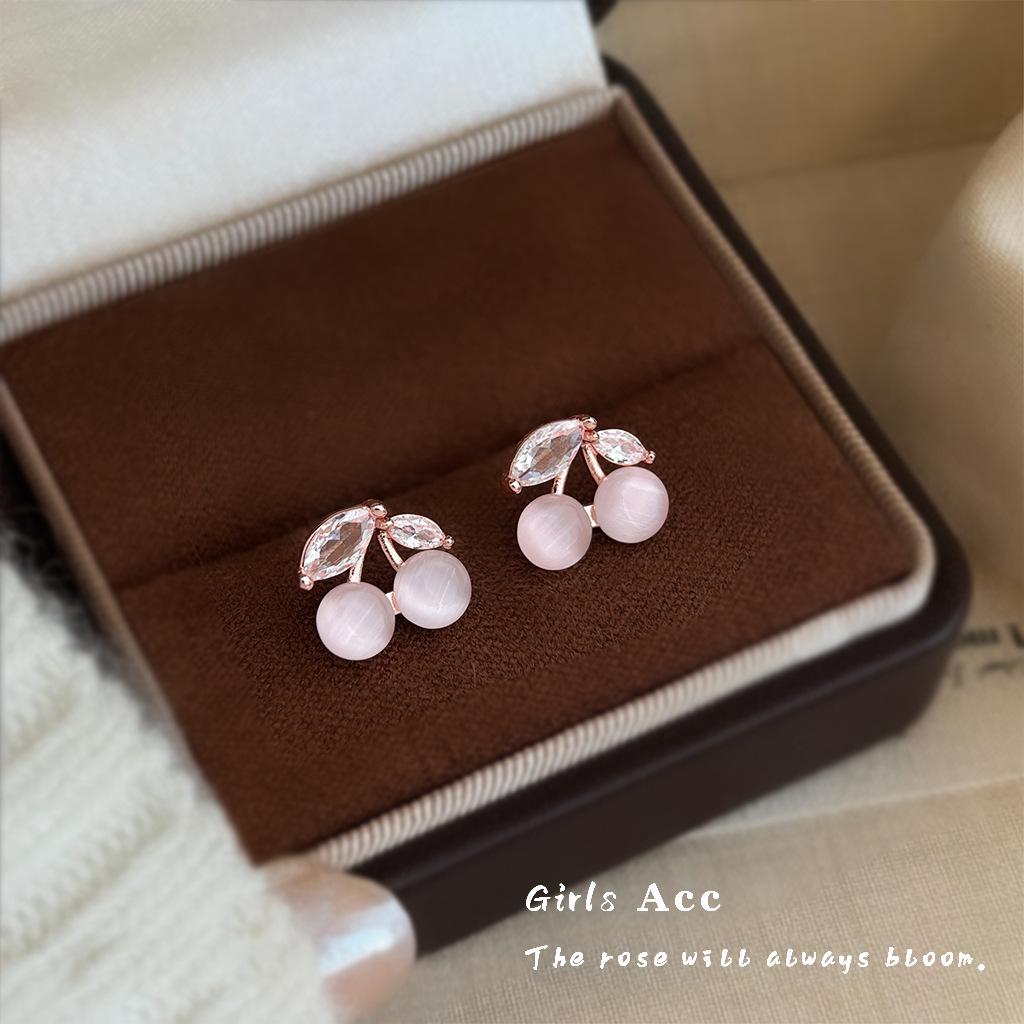 Zircon Cat's Eye Cherry Earrings for Women - Sweet Japanese & Korean Style, Simple Fashion, Fresh Design.