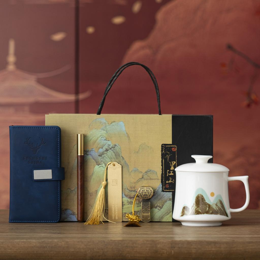 New one-person drinking tea cup, household Chinese tea separation office cup, ceramic teacup with lid for personal use