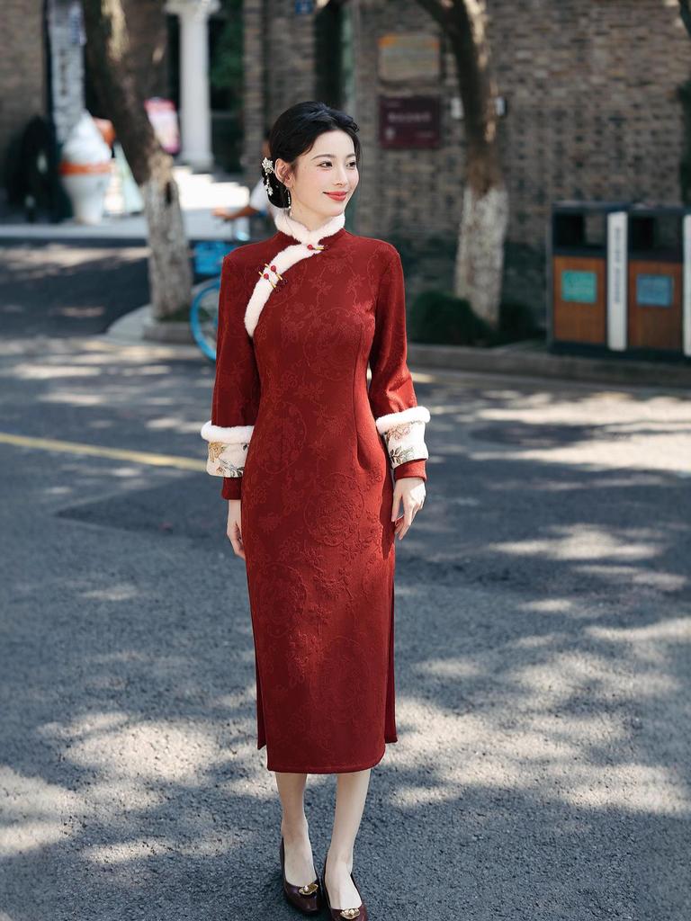Two-Piece Retro Red Long Sleeve Qipao Vest Set - Slimming Autumn & Winter Women's Fashion