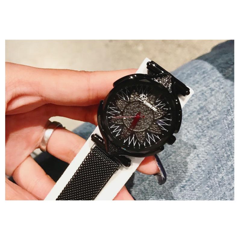 New Women's Watch Rhinestone Sunflower Women's Watch Mesh Chain Magnetic Buckle Strap Quartz Watch