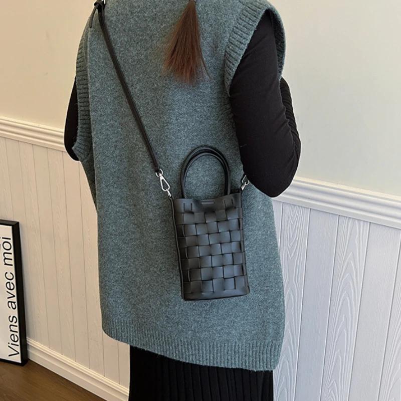 Fashionable Woven Tote Bag for Women Versatile Designer Crossbody Purse and Handbag