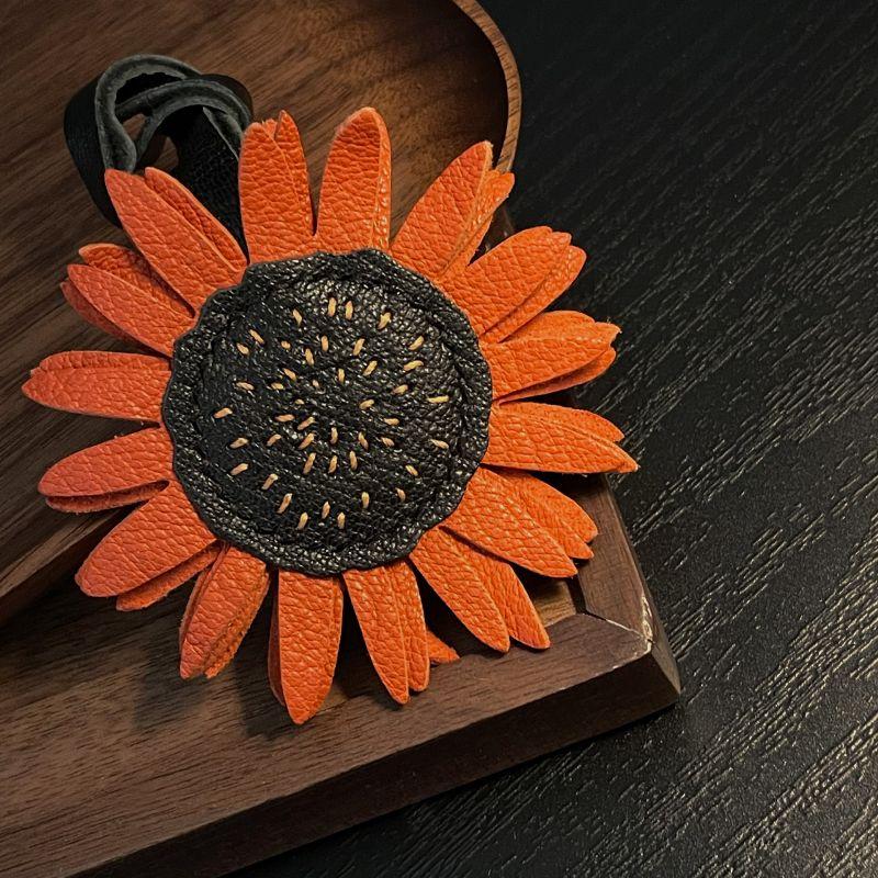 Sun Flower 3D Genuine Leather Handmade Keychain Bag Charm Personalized and Minimalist Decoration