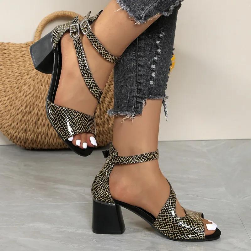 Fashion 2024 New Fashion Versatile Buckle Women's Sandals Square Heel Open Toe Summer Outer Wear Temperament Comfortable Beach Zapatos