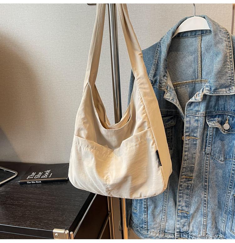 

Stylish Large Capacity Canvas Tote Bag For Women In Classic Minimalist Design OffWhite