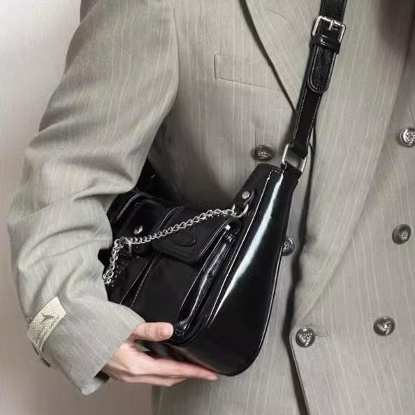 Korean Versi of Fashiable High-end Texture Armpit Bag, New Multifunctial Trendy Chain Crossbody Bag