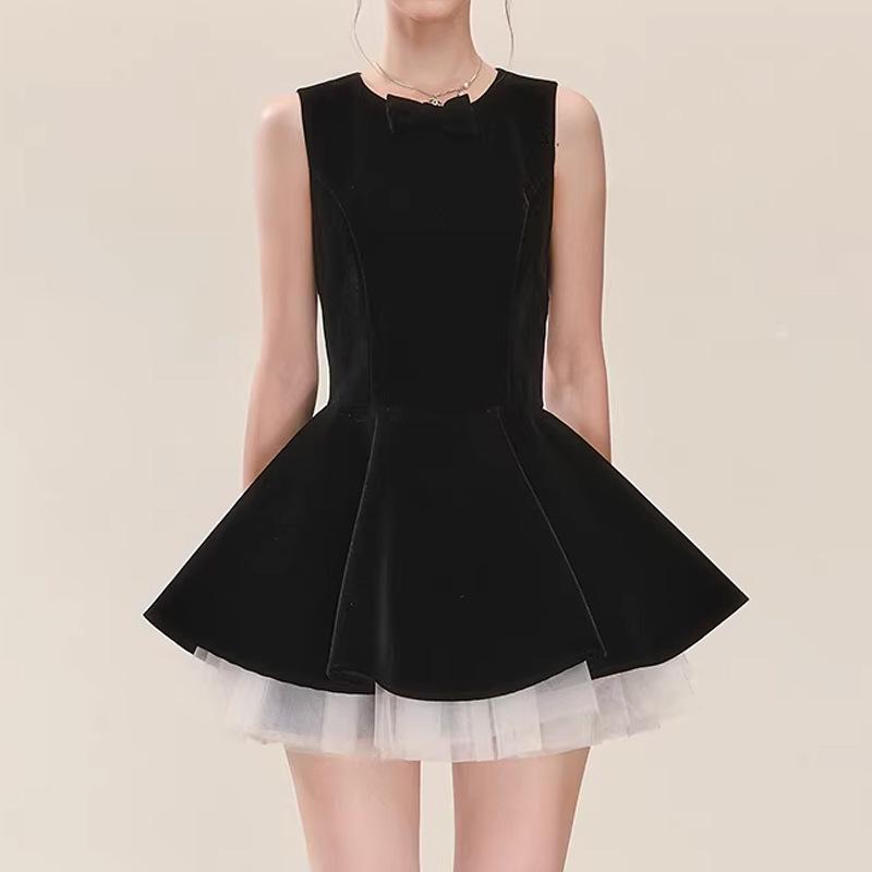 Elegant Velvet Sleeveless Black Dress with Puffy Skirt - Autumn/Winter Formal Small