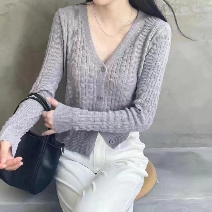 Dámský pletený kardigan s výstřihem do V na podzim a zimu 2023 - S dlouhým rukávem, volného střihu, krátká svetr-bunda