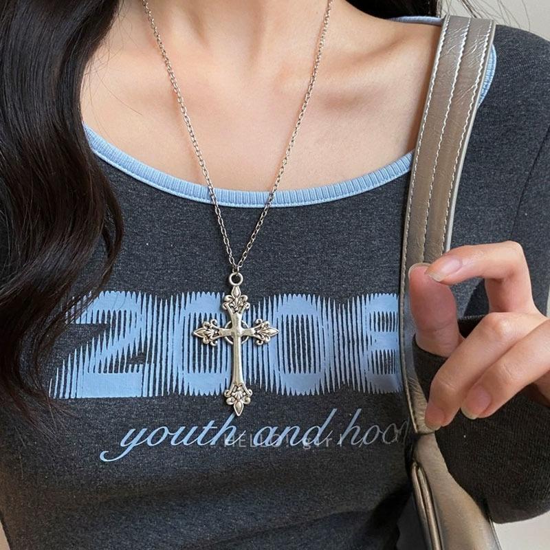 

Fashion Punk Gothic Rose Cross Pendants Necklace for Women Silver Cross Choker Hip Hop Necklace Sweater Chain Gifts