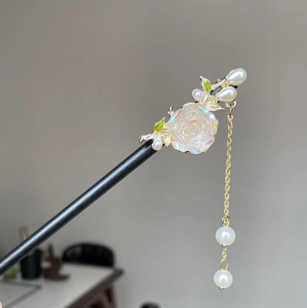 Luxury Flower Tassel Hairpin For Women Handmade Wooden Floral Hair Stick Hanfu Hair Accessories Vintage Elegant Girls Hairpins