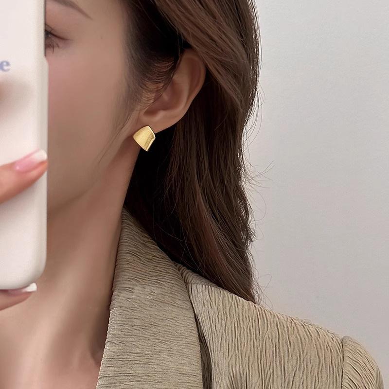 Women's Niche Design Aesthetic Minimalist Geometric Square Stud Earrings