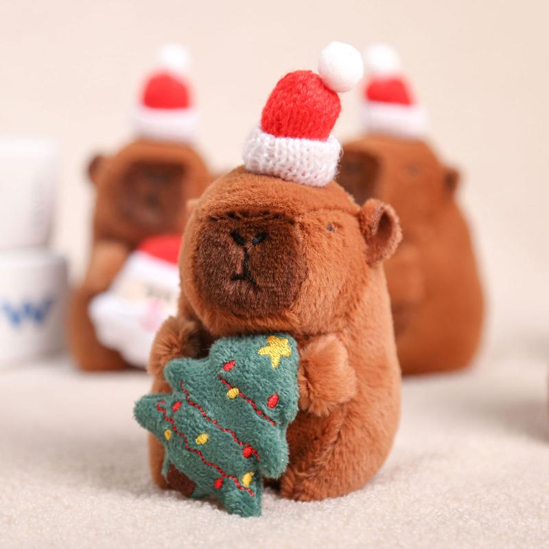 Precioso Colgante de Capibara Navideño Llavero de Peluche Lindo Suave Muñeco de Peluche Juguete Decoración Colgante para Mochila Regalo de Año