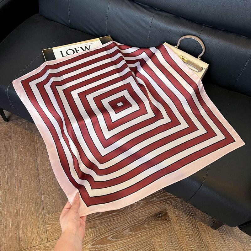 New 71 * 71cm Korean version small square scarf women's silk scarf spring and summer thin sunscreen scarf neck protection tied bag headband scarf
