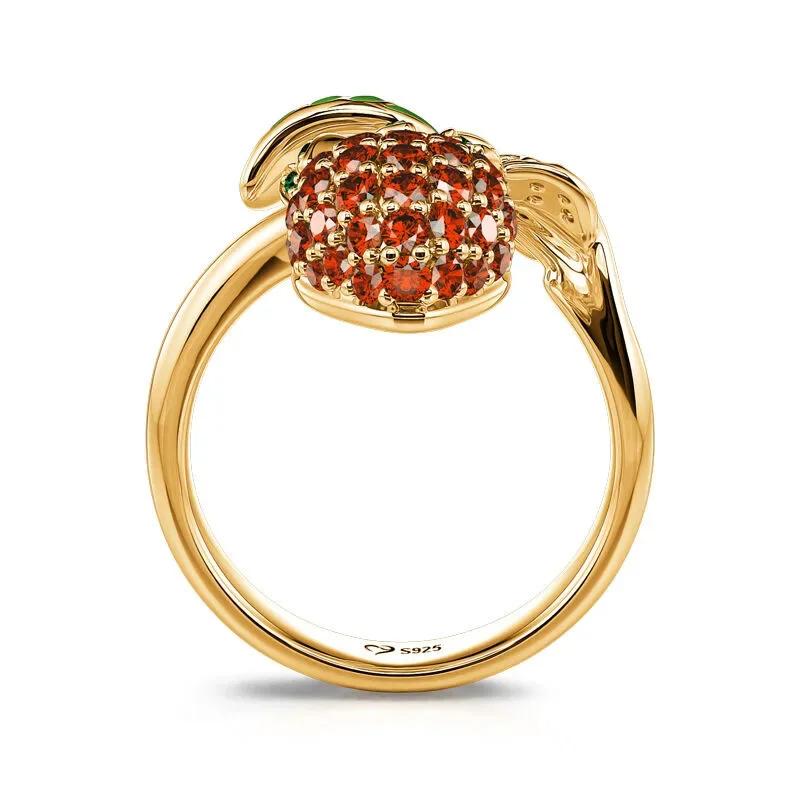 Ein niedlicher und einzigartiger tropfender Erdbeerfruchtring