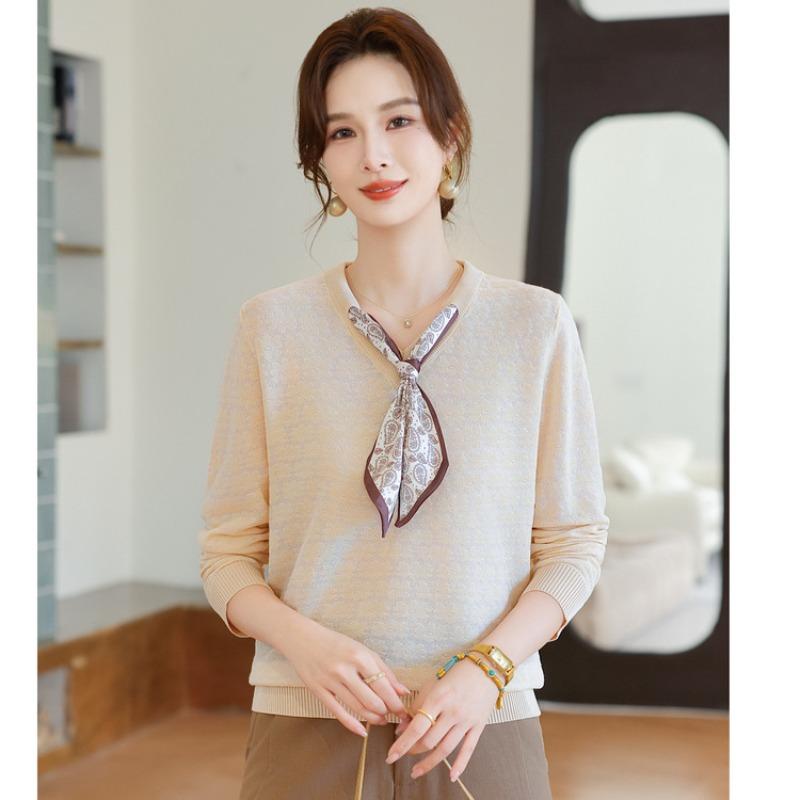 Autumn and winter knitted bottoming knitted sweater slim-fitting large size age-reducing sweater mother outfit new mother loose large size