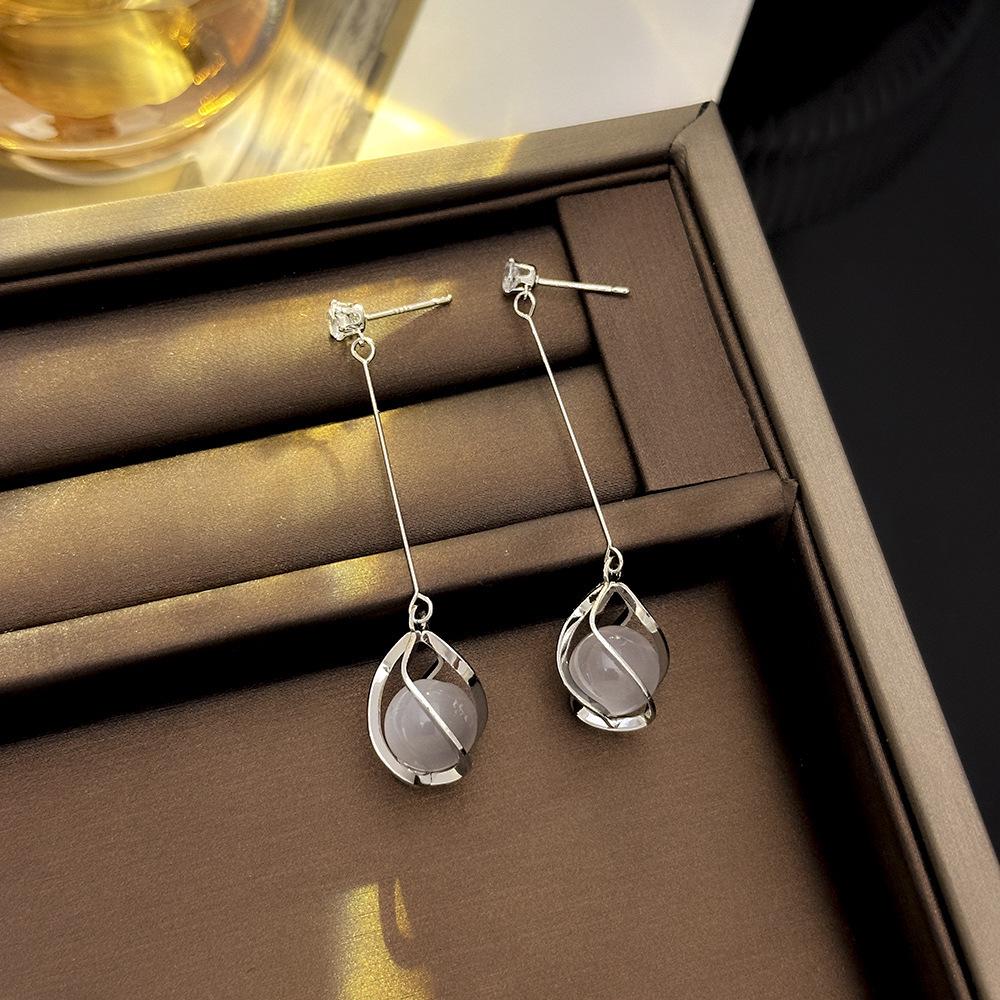 Cercei cu Flori din Piatră Ochi de Pisică Acul de Argint - Accesoriu de Modă Elegant, Versatil pentru Femei