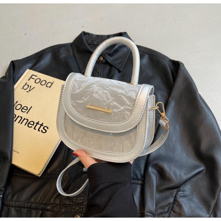 Silver Bag Women's 2025 New Fashion Niche Design Shoulder Messenger Bag High-end Women's Portable Saddle Bag