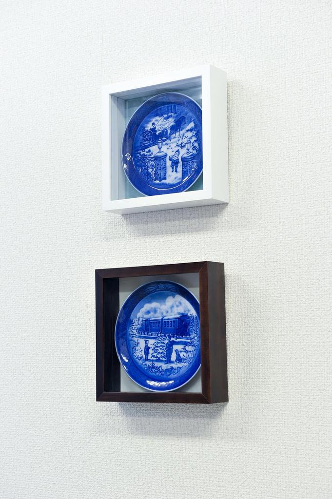 Royal Copenhagen Annual Plate Frame, Black (Wallpaper/White) Frame Only, UV-Resistant Acrylic Panel, B-W