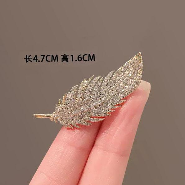 Angel Wings Exquisite Elegance Women's Feather Brooch Temperament Versatile Accessories Suit Coat Pin Button Corsage