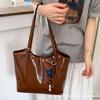 Oil Wax Leather Shoulder Bag Women's 2025 New Retro Fashion Versatile Sense Work Commuter Bag Large Capacity Tote Bag
