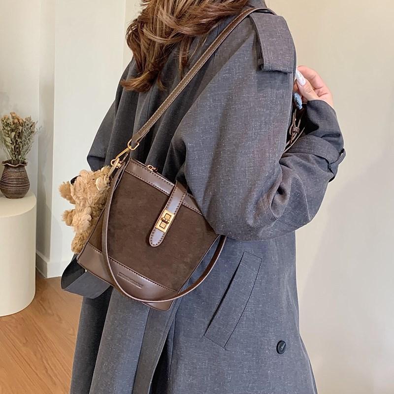 Autumn and Winter Women's Bags Retro Casual Bucket Bags High-end Leopard Print Portable Small Bags Fashionable Shoulder Messenger Bags