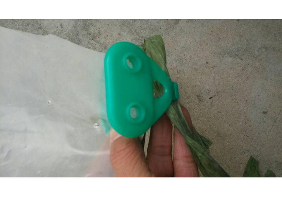 Plastic Greenhouse Net & Film Clips for Gardening & Pipe Fittings