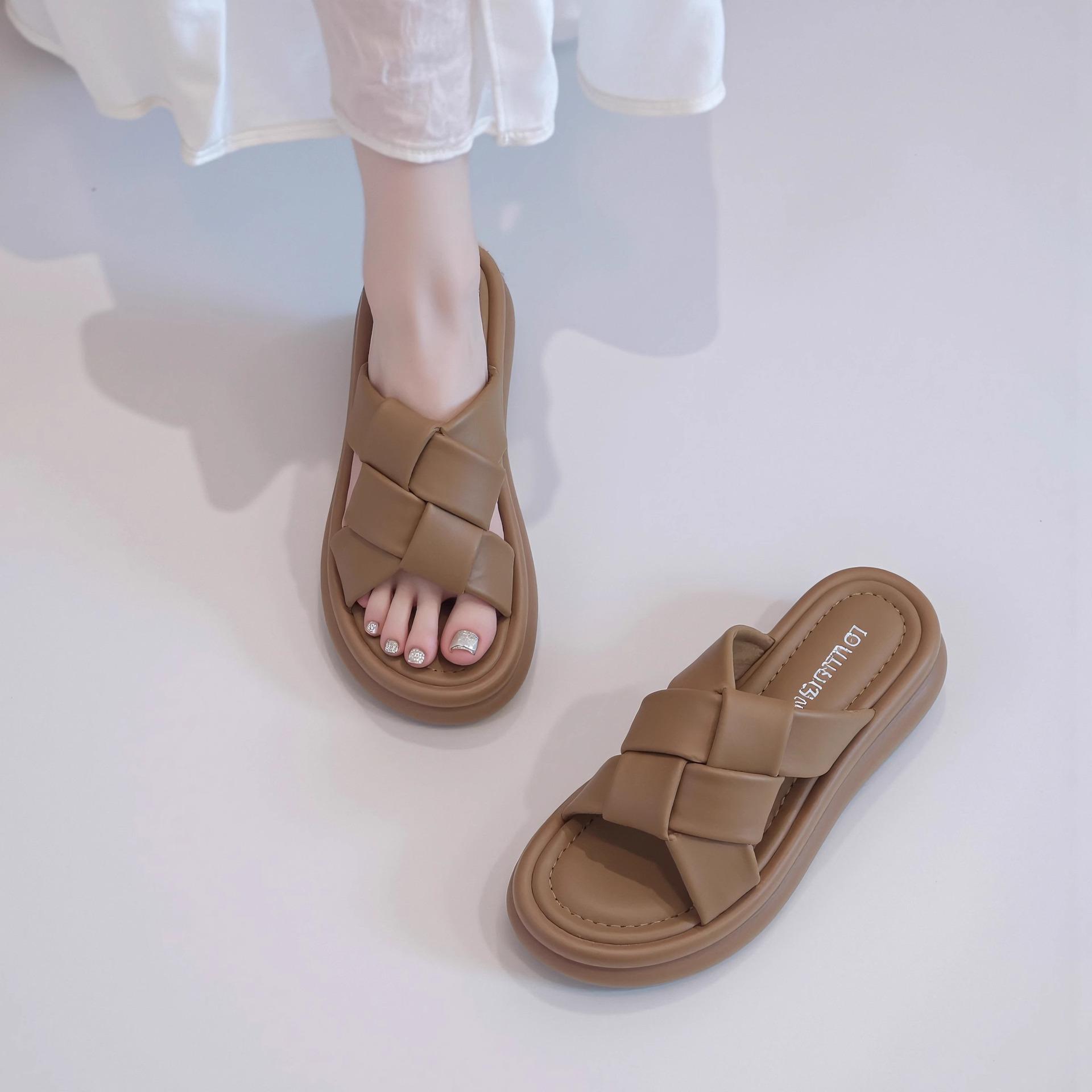 

Cool slippers women s summer wear with skirt 2025 new platform casual beach sandals fashion pregnant women one-word 40 хаки