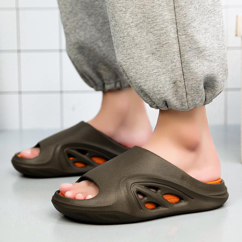 Fashion 2025 Men's Luxury Indoor Slippers Summer New Thick Soled Men's Outdoor Wear Hollowed Out Beach Shoes Lazy Sneakers Cool Slippers