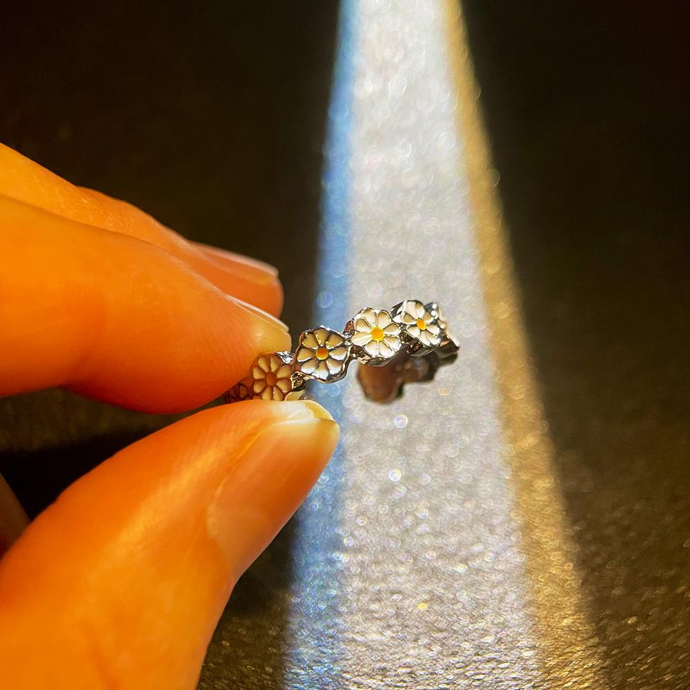 Little Daisy Ring For Women Oil-Dripping Flower Adjustable Open Ring Creative Accessories Trendy Alloy Zircon Cute Girls Gift