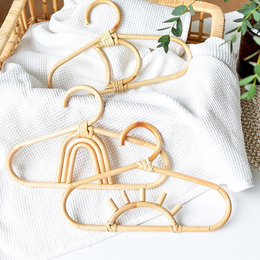 Rattan Childrens Hanger Compact Space-Saving Natural Fiber Hanger for Baby Kids Clothing Dress Skirt Shirt Storage Nursery