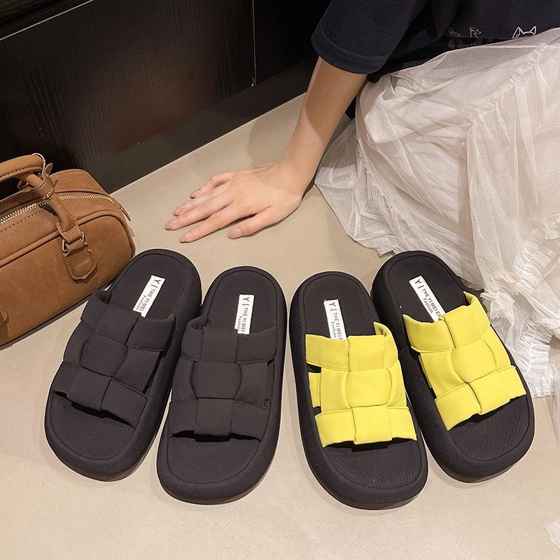 Dicksöhlige Hausschuhe Damen Sommer Outdoor 2025 neue Ein-Pedal-Sandalen modische gewebte lässige Ein-Wort-Slipper