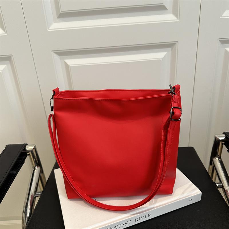 2025 spring new portable shoulder crossbody large capacity bucket small square bag women's bag trendy temperament underarm bag