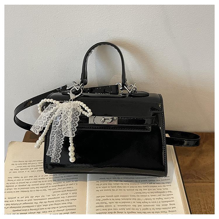 

Premium texture small bag, women s bag, Kelly bag, women s trend niche style shoulder messenger bag No pendant