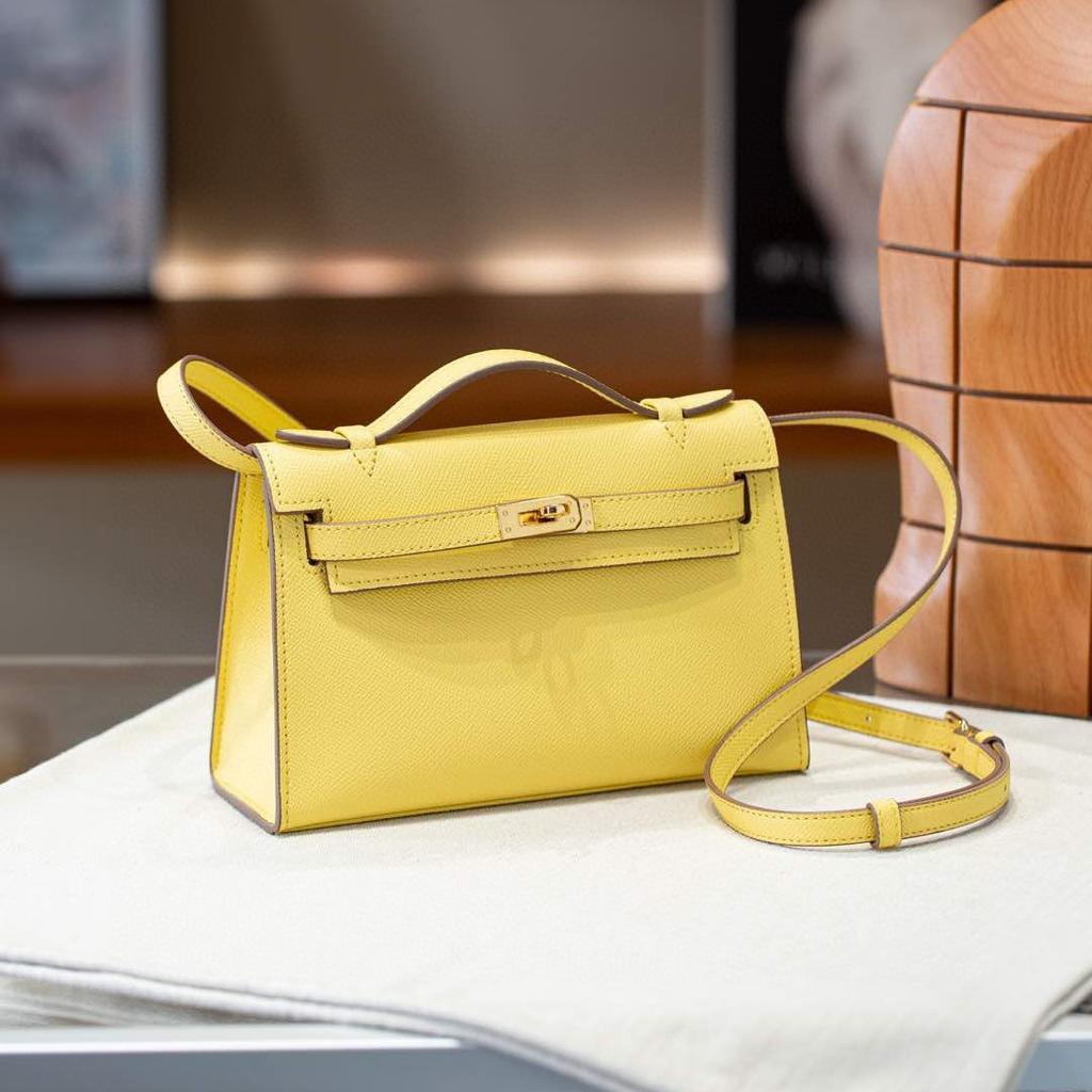 Erste Generation Palm-Korn Rindsleder Dukopp Lokomotive Edelstahl-Beschläge mit langem Schultergurt Crossbody Schulter Damen-Tasche