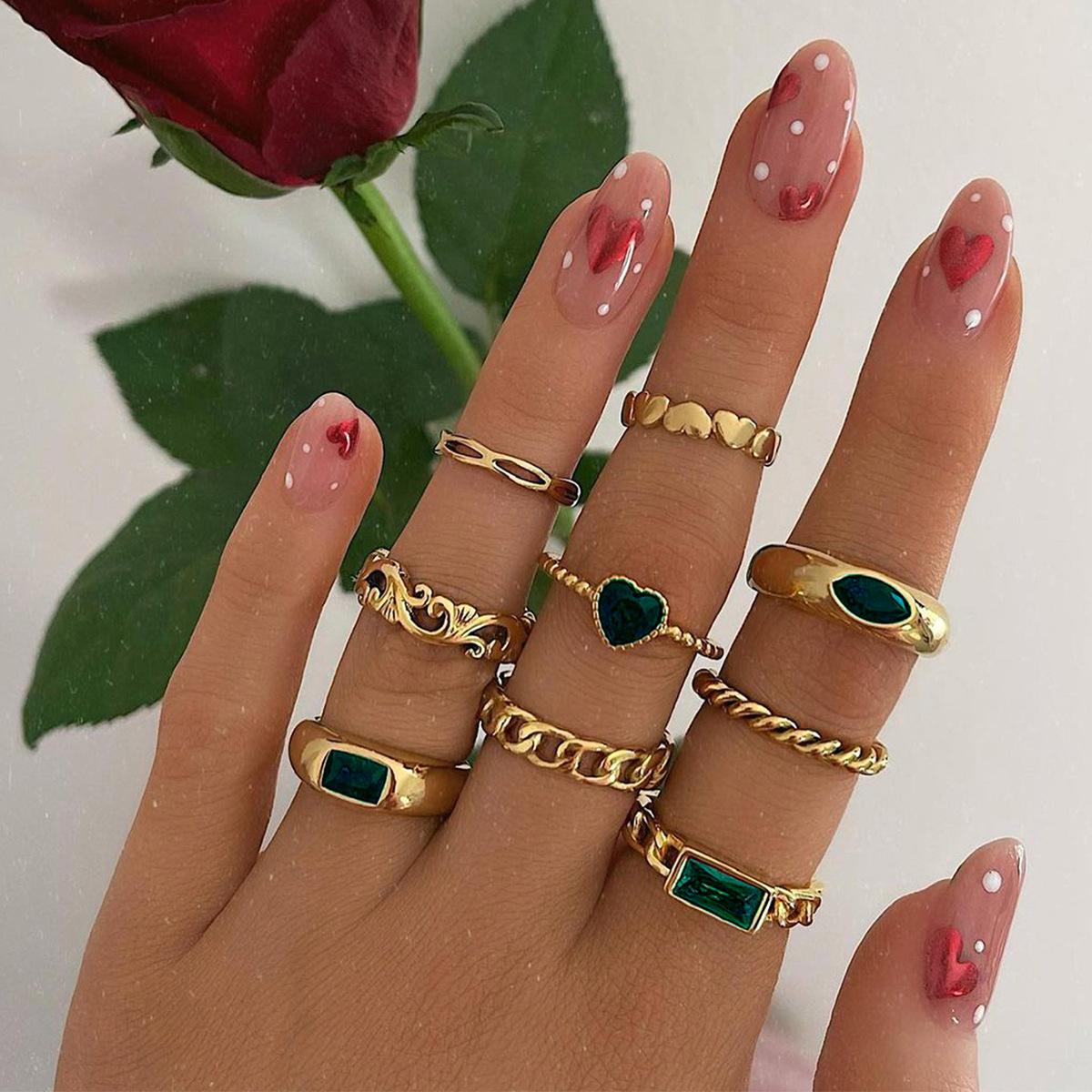 Retro Imitation Emerald Love Ring, Creative Peach Heart with Diamond Hollow Chain Ring Nine-piece Set for Women One size fits all