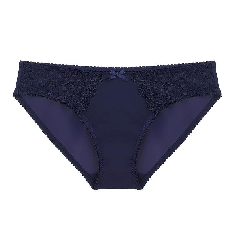 Women Sexy Plus Size Low Waist Hip Lifting Lace Embroidered Triangle Briefs