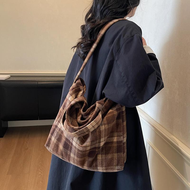 The College Style Tote Bag Is A Single-shoulder Crossbody Bag for Students To Attend Class