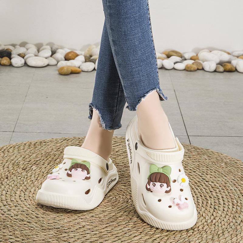 2025 Summer Fashion Women's Shoes Hole Shoes Wear Non-slip Bag Head Cartoon EVA Beach Sandals Soft-soled Slippers