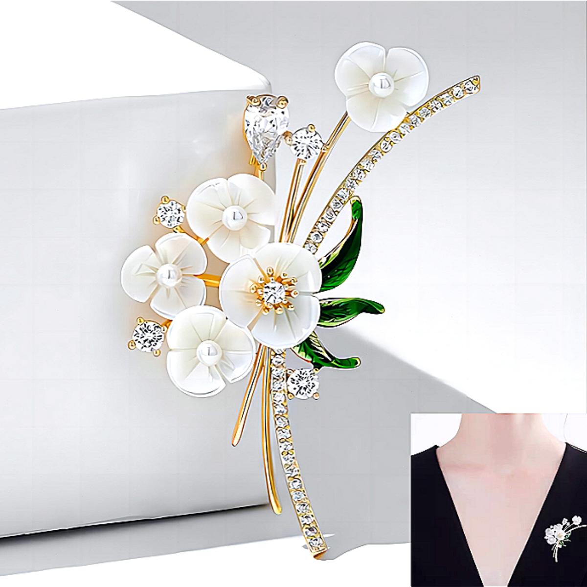 

Штучна перлина. Вишукана квіткова брошка. Жіночі дизайнерські аксесуари