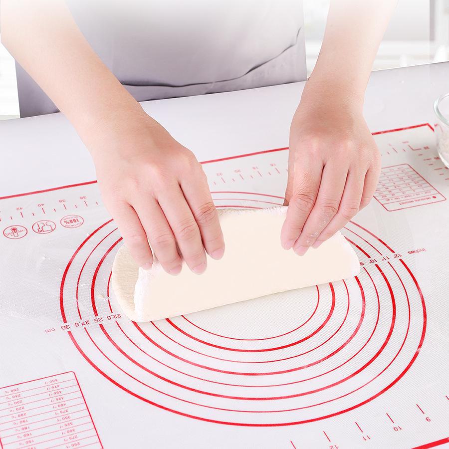 Heavy-Duty Silicone Baking & Kneading Mat with Scale – Heat-Resistant Glass Fiber Rolling Pad
