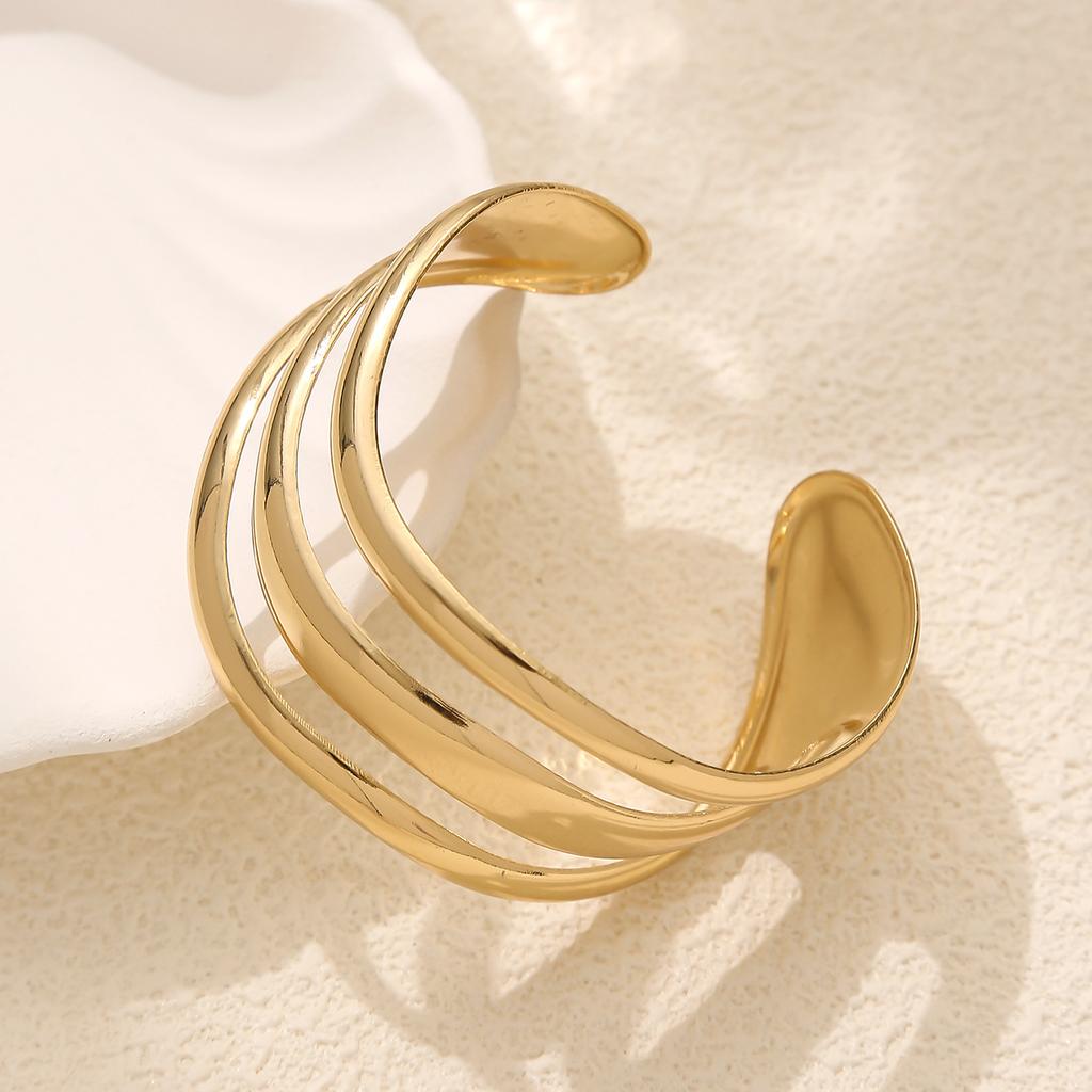 Hot-selling, Hollow Irregular Wave Shape Wide Opening Bracelet, Female Personality Exaggerated Style Bracelet