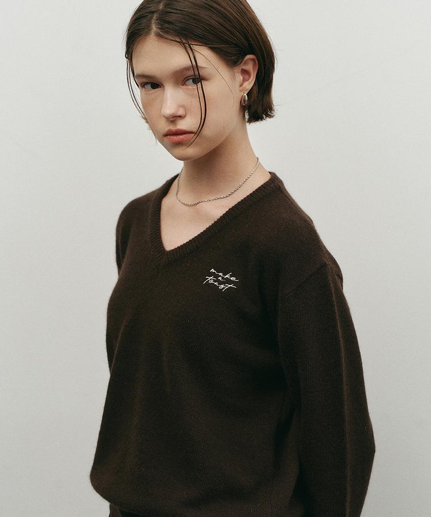 MAKE A TOAST Raccoon V-Neck Pullover Knit Brown Mbefnt004Br