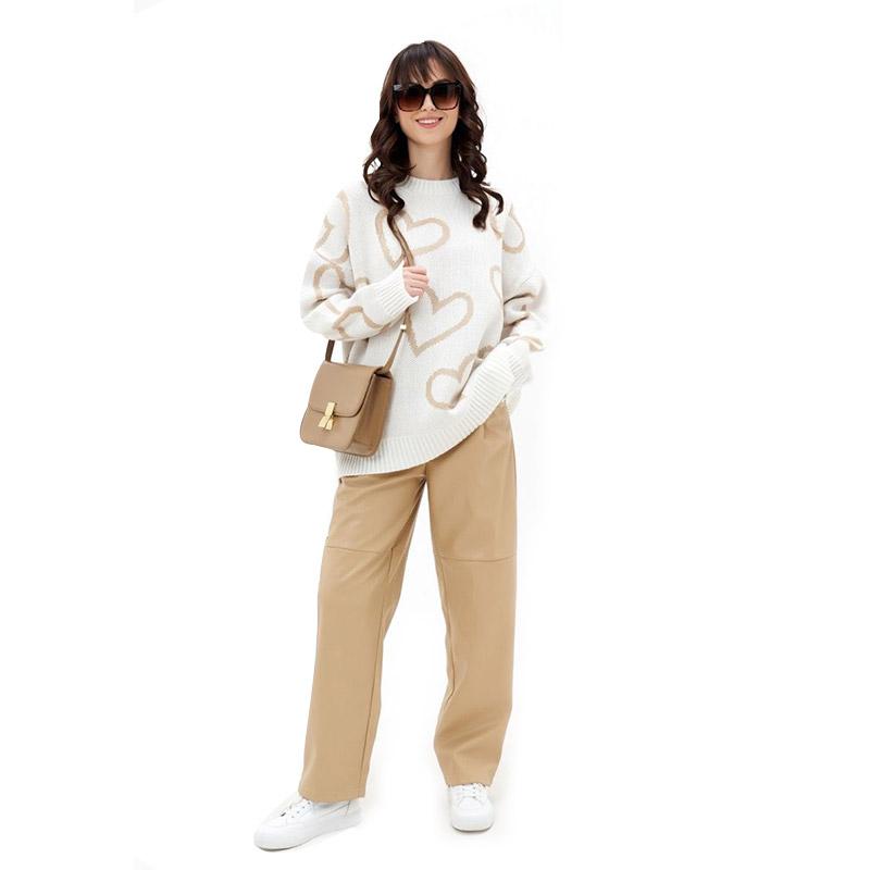 Женские зимние вязаные свитера с круглым вырезом и принтом в виде сердца — фото 10