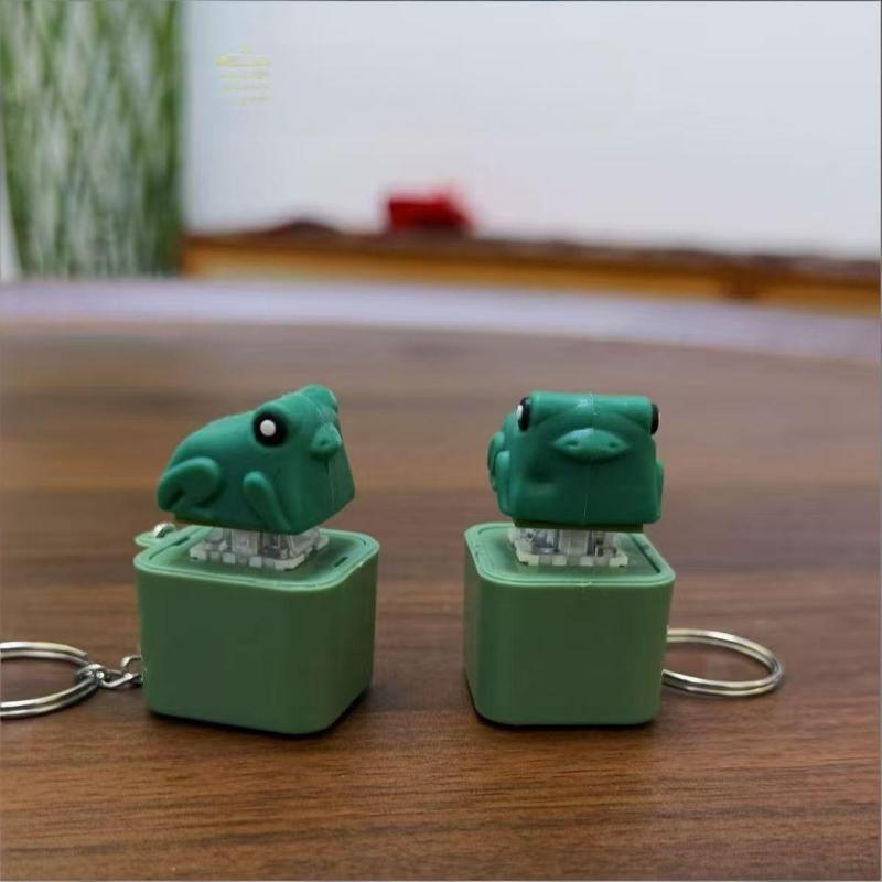 Interactive LED Light Lizard Keychain with Realistic Sounds for Educational and Fun Purposes
