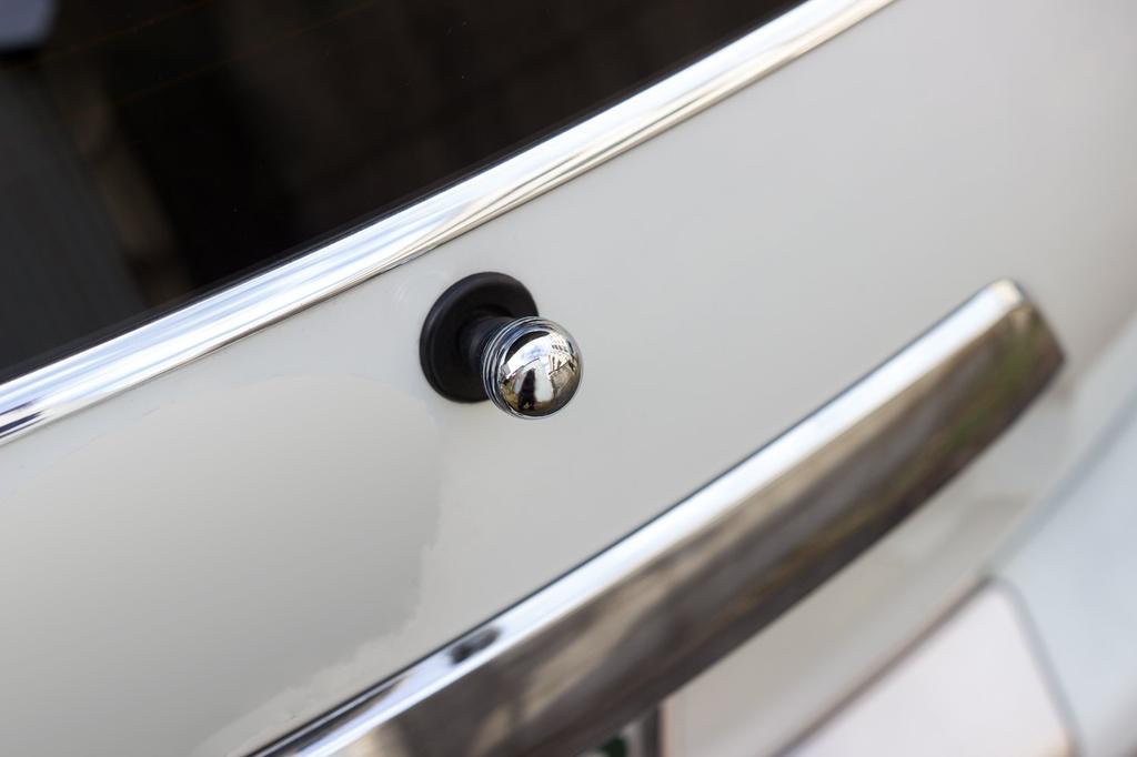 Yuki Trading Lights Rear Wiper Cap 9 Machined Chrome Plated
