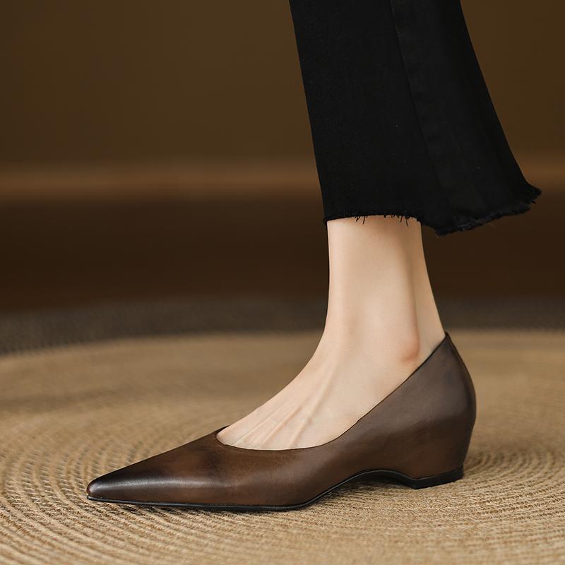 

Мода 2025 Осень Женская обувь Острый носок Ретро Женские туфли-лодочки Массивный каблук Натуральная кожа Классика Женская обувь Средний каблук Увеличение каблуков 34 коричневый