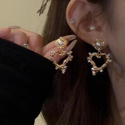 Boucles d'oreilles Rétro Cœur Perle Pompon: Clous de Mode Géométriques pour Femmes